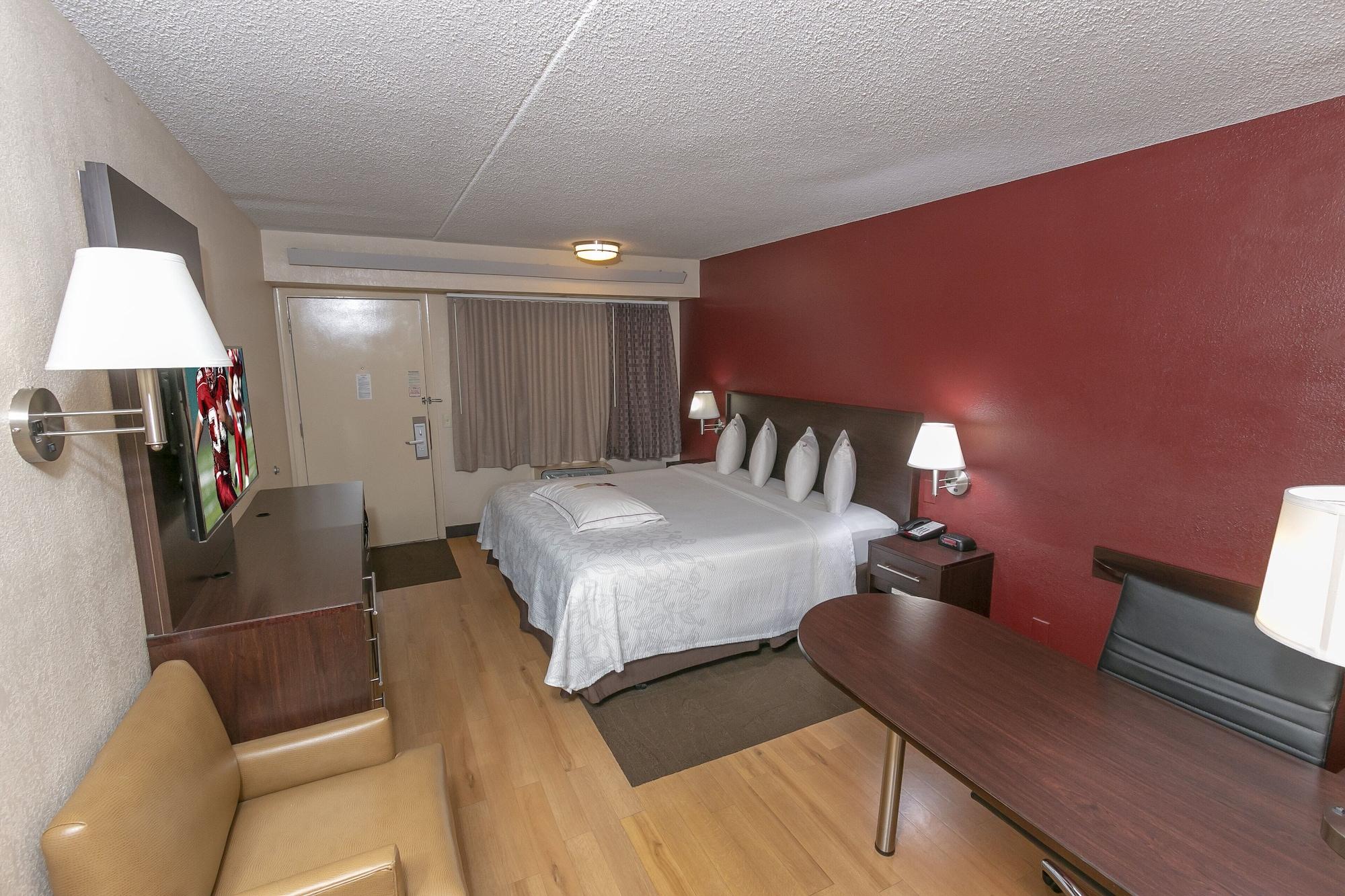 Red Roof Inn Plus+ West Спрингфийлд Екстериор снимка