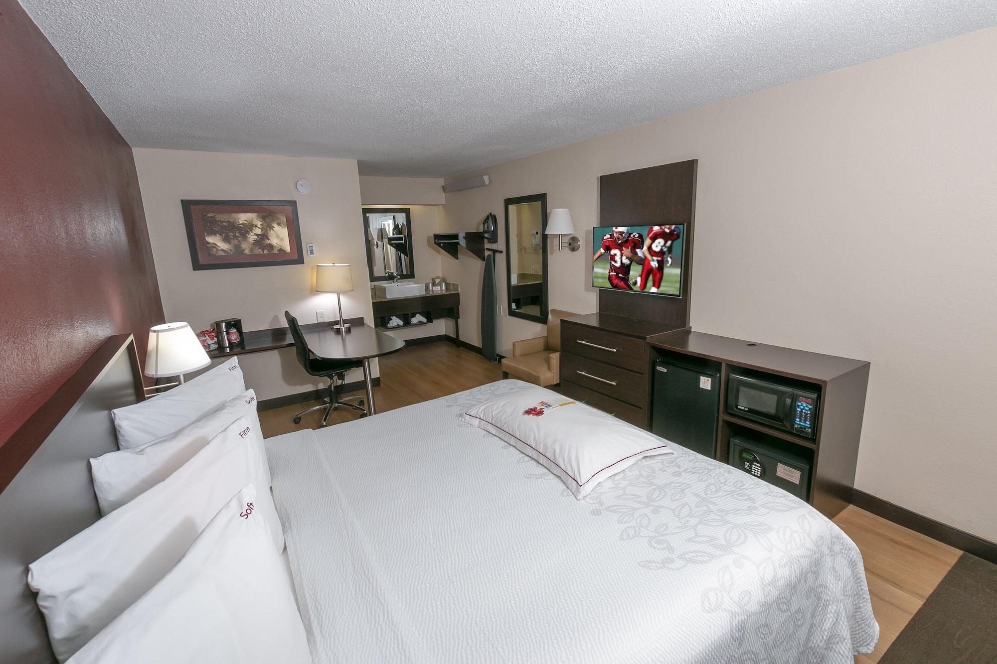 Red Roof Inn Plus+ West Спрингфийлд Екстериор снимка