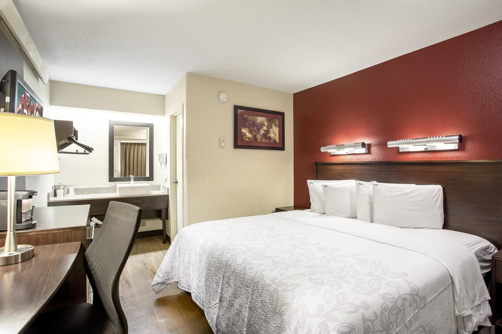Red Roof Inn Plus+ West Спрингфийлд Екстериор снимка