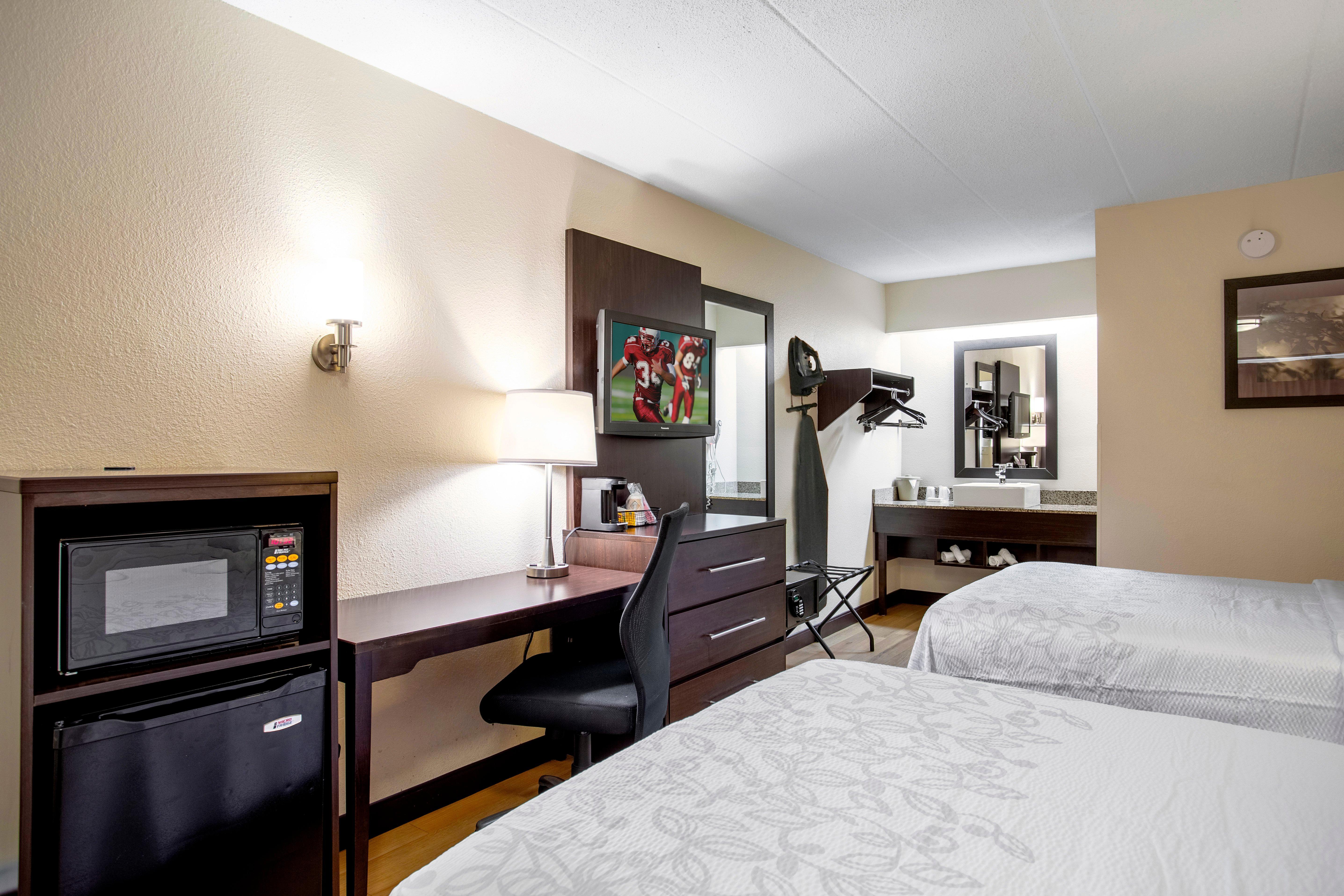 Red Roof Inn Plus+ West Спрингфийлд Екстериор снимка