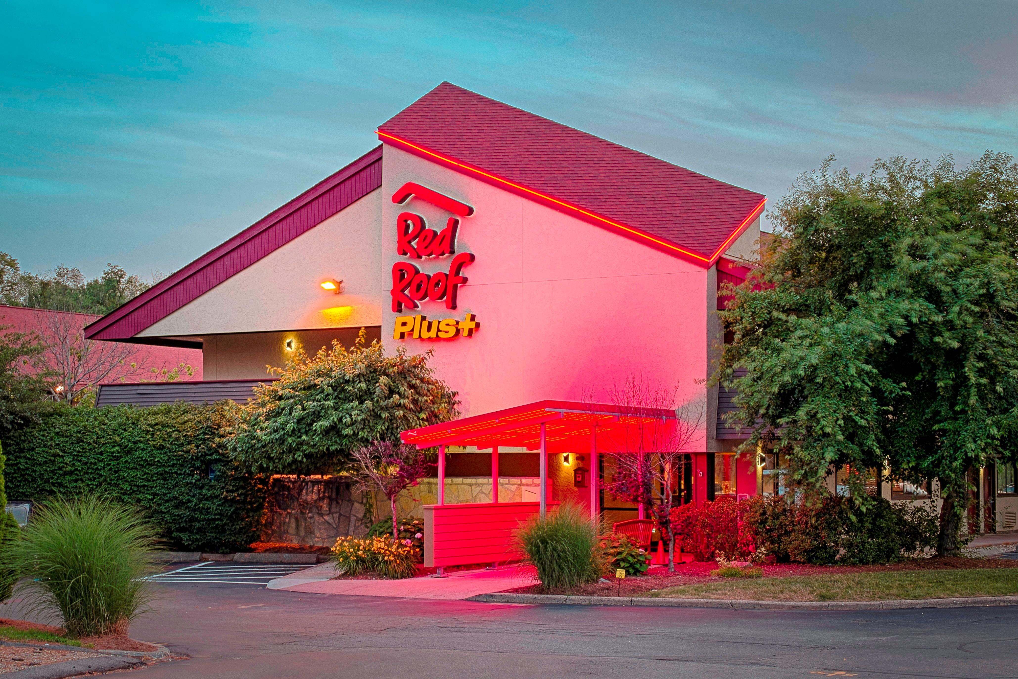 Red Roof Inn Plus+ West Спрингфийлд Екстериор снимка