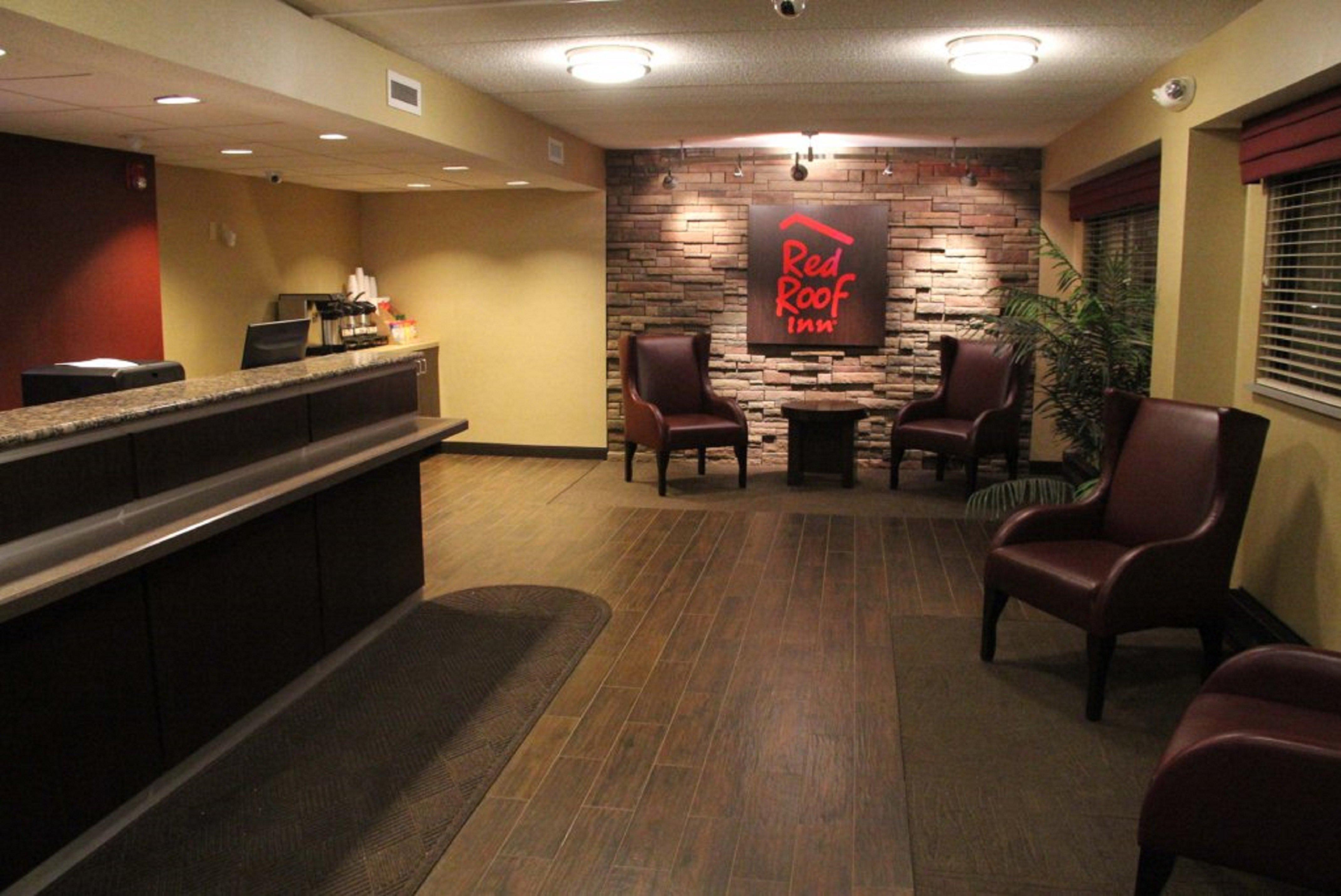 Red Roof Inn Plus+ West Спрингфийлд Екстериор снимка