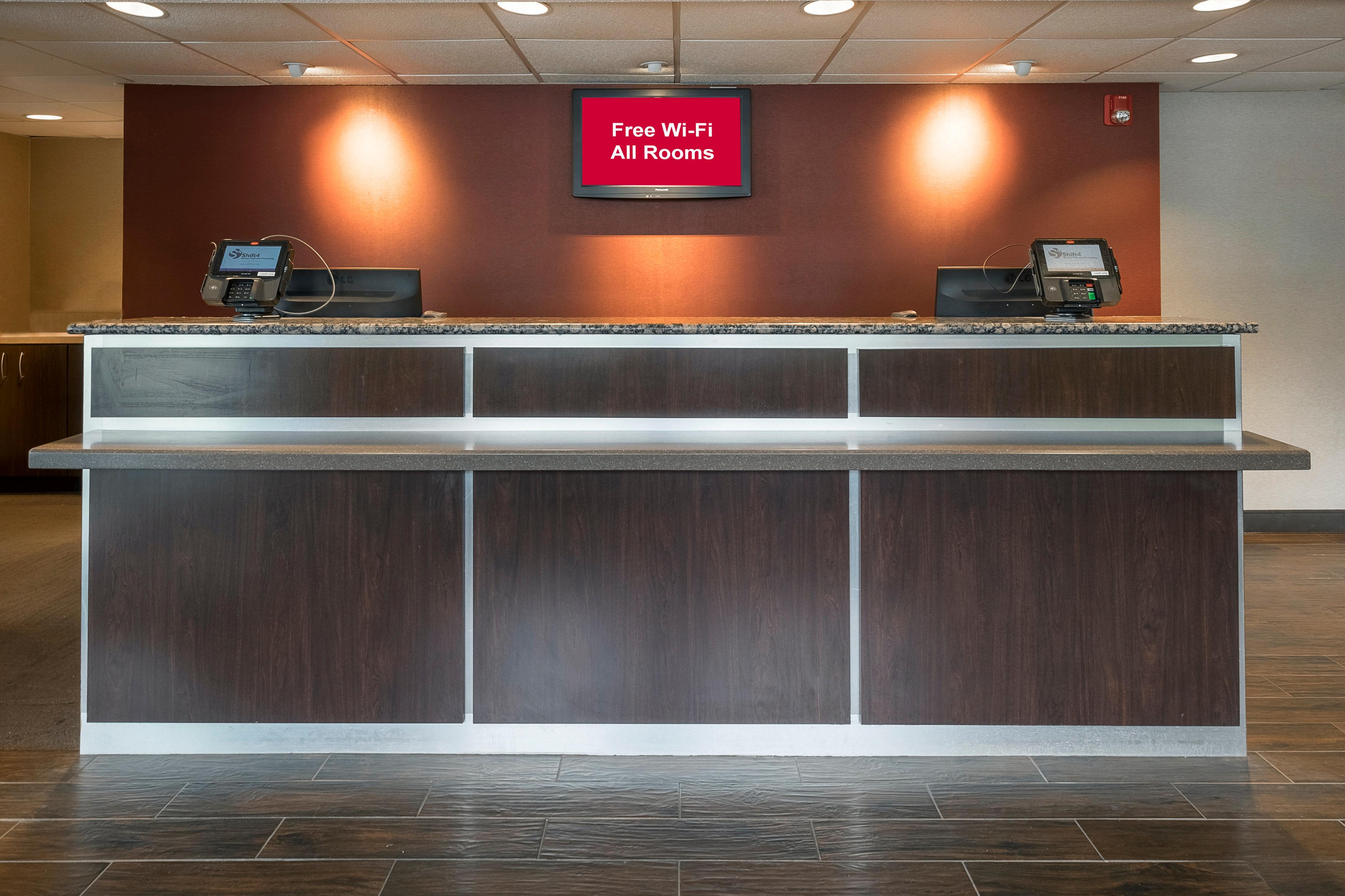 Red Roof Inn Plus+ West Спрингфийлд Екстериор снимка