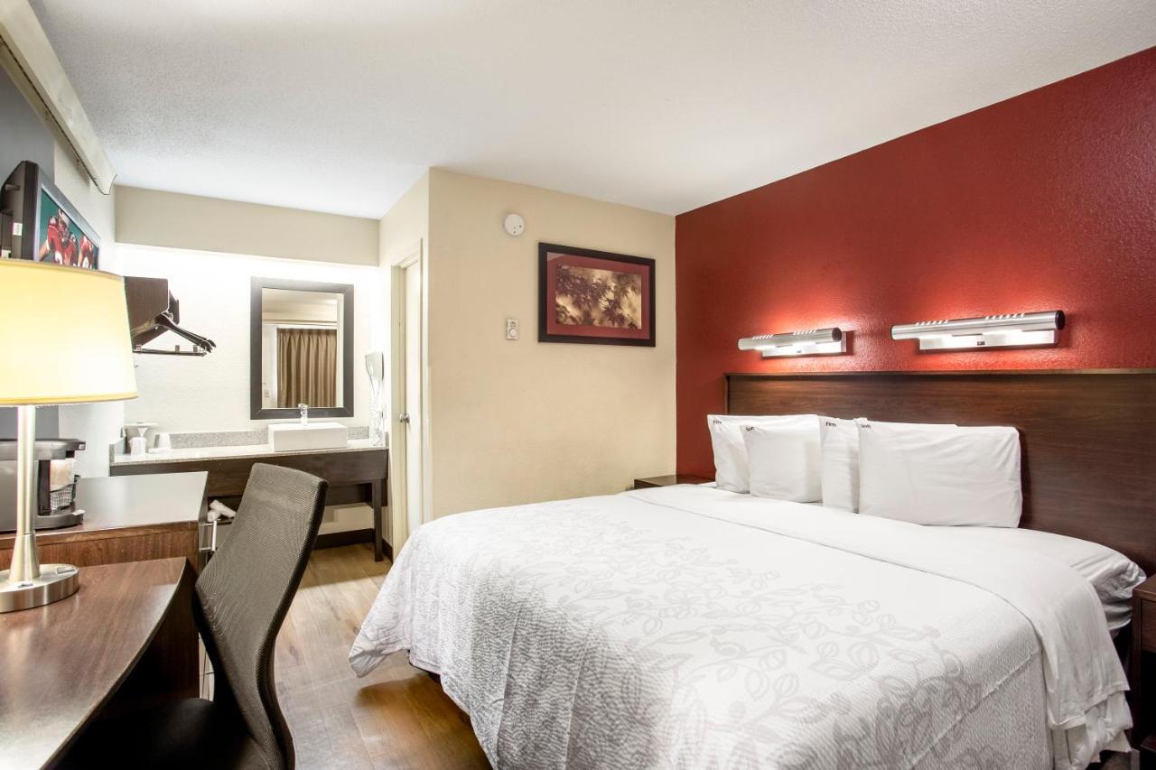 Red Roof Inn Plus+ West Спрингфийлд Екстериор снимка