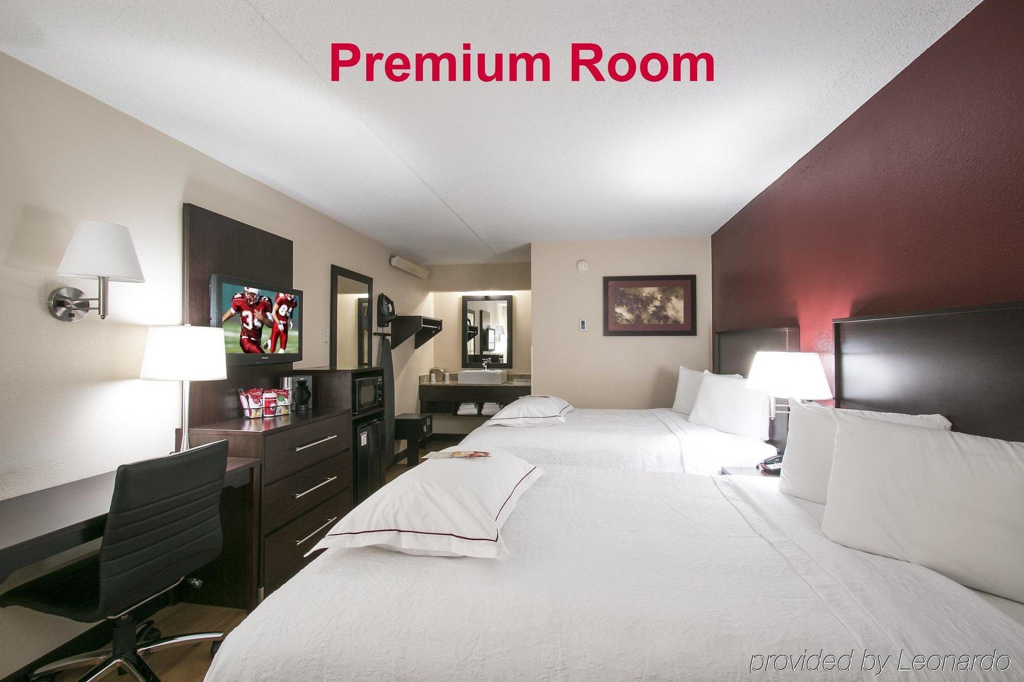 Red Roof Inn Plus+ West Спрингфийлд Екстериор снимка