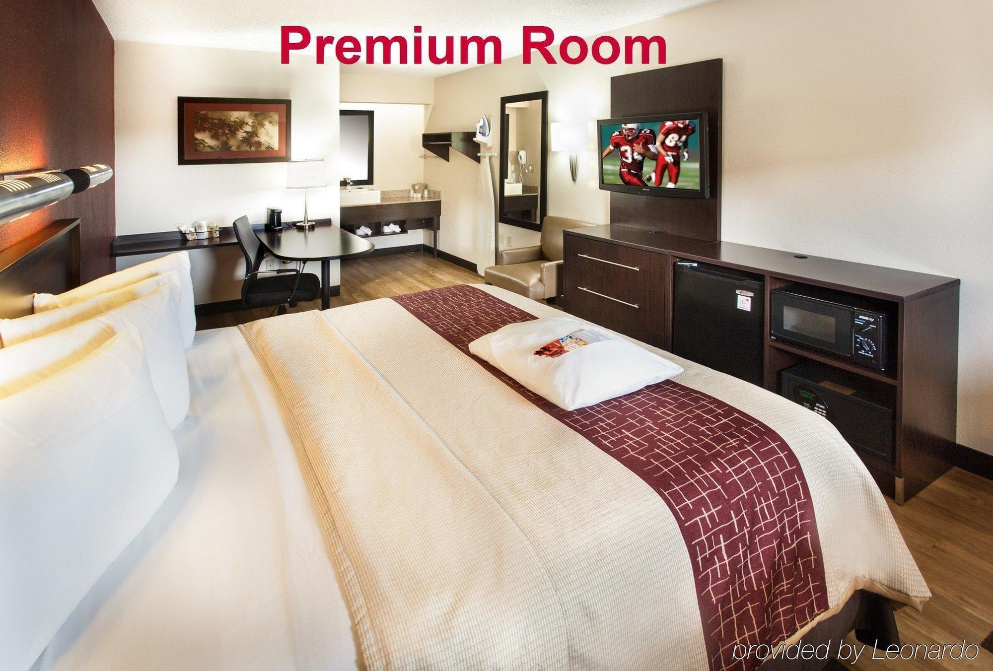 Red Roof Inn Plus+ West Спрингфийлд Екстериор снимка