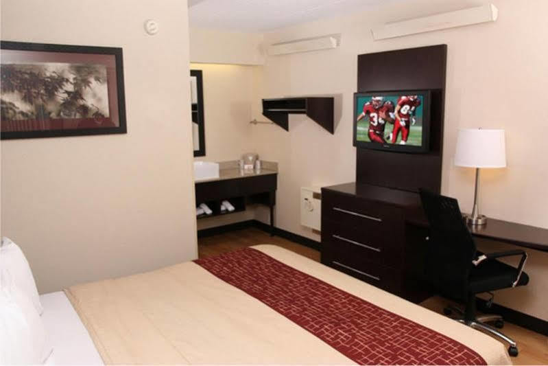 Red Roof Inn Plus+ West Спрингфийлд Екстериор снимка