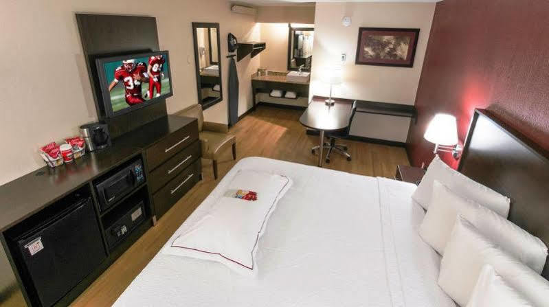 Red Roof Inn Plus+ West Спрингфийлд Екстериор снимка