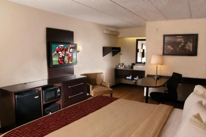 Red Roof Inn Plus+ West Спрингфийлд Екстериор снимка